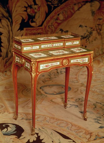 Bureau de femme avec panneaux de porcelaine de Sèvres, 1766 - Martin Carlin